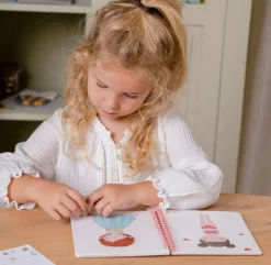 Little Dutch Aankleed- en stickerboek Rosa & Friends