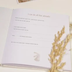 Little Dutch Babyboek - Beige - Baby Bunny - EN