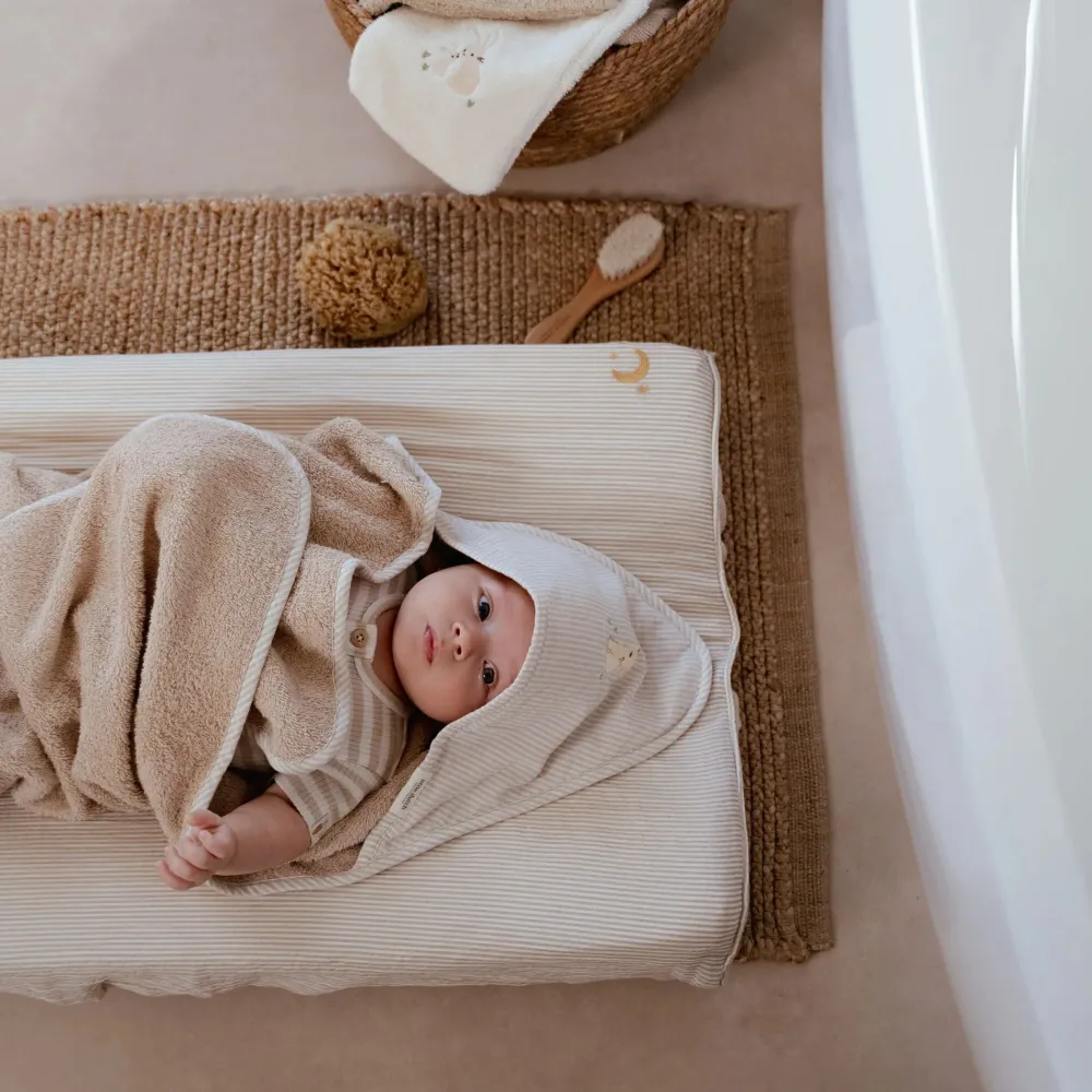 Little Dutch Badcape - Beige - 75 x 75 - Newborn Naturals - Baby Bunny