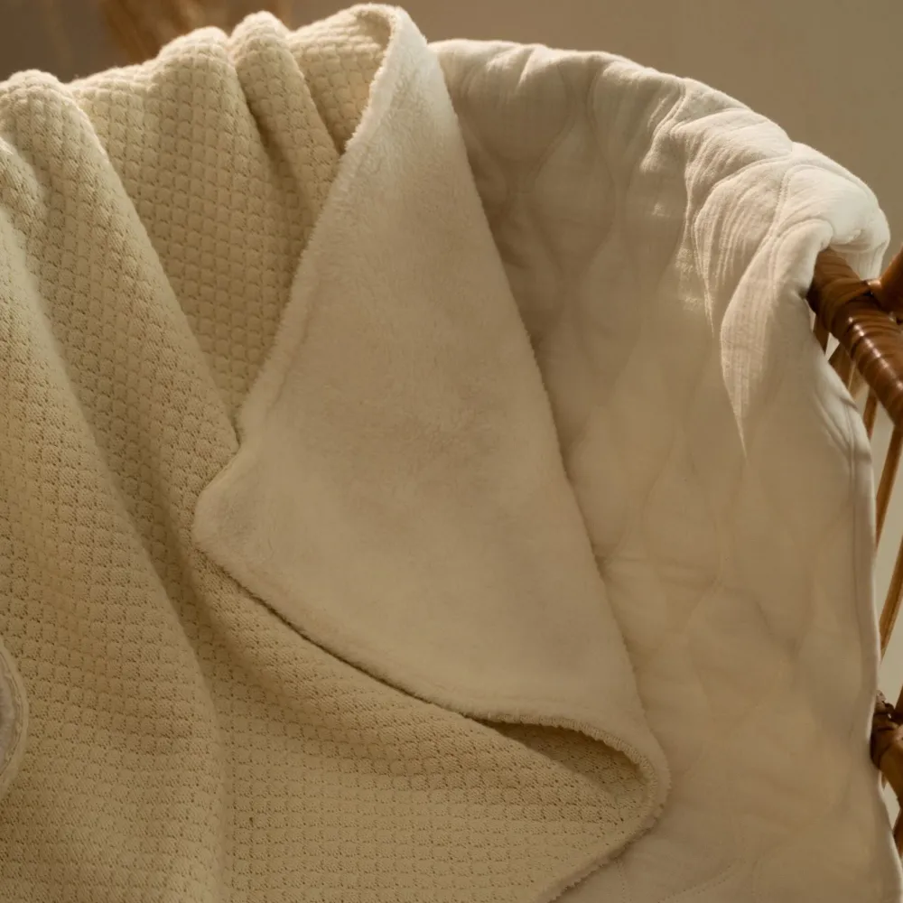 Little Dutch Gebreid ledikantdeken - Fleece – Wit – Essentials