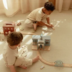 Little Dutch Houten brandweerkazerne – Rood – Essentials